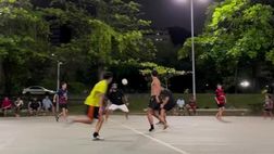 VIDEO / Marcelo show con la famiglia: palleggi e spettacolo in strada