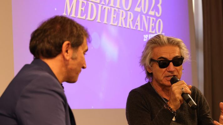 Premio Mediterraneo 2023 a Ligabue: “L’Inter è un sentimento. Tra Icardi e Lukaku tengo…” - immagine 1
