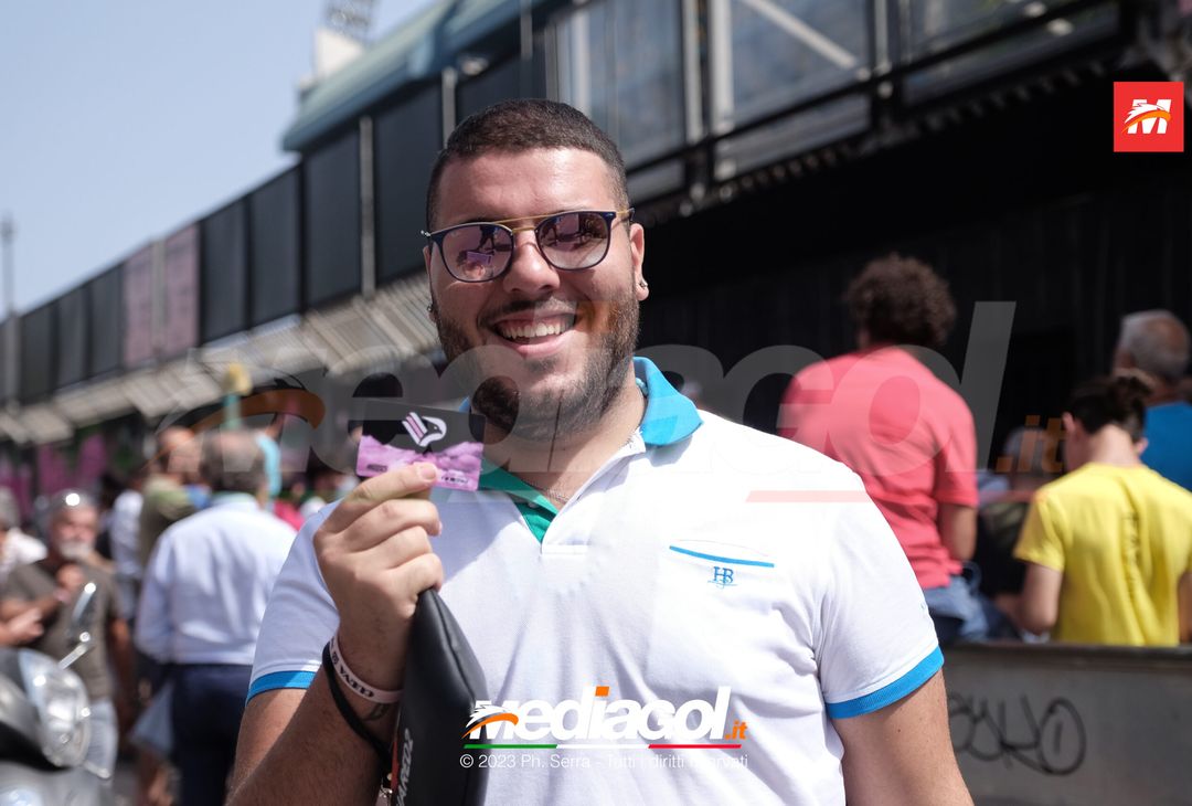 FOTO Palermo, fila al Barbera. Tifosi ritirano la tessera dell’abbonamento (GALLERY) - immagine 10