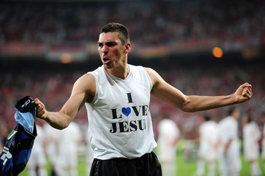 Inter, auguri di buon compleanno a Lucio: “Forza, coraggio, personalità straripante”- immagine 2