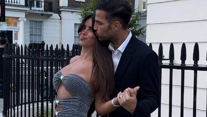 Inter a Londra per lui, Fabregas sui social per gli auguri alla moglie. E i tifosi gli scrivono - immagine 1
