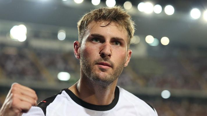 Milan, il papà di Giménez: 'Sono successe cose strane. Ma lui ...'