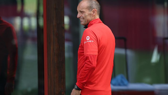 CAIRATE, ITALY - AUGUST 27: Head coach AC Milan Massimiliano Allegri looks on during AC Milan training sesssion at Milanello on August 27, 2025 in Cairate, Italy. (Photo by Claudio Villa/AC Milan via Getty Images)  Allegri