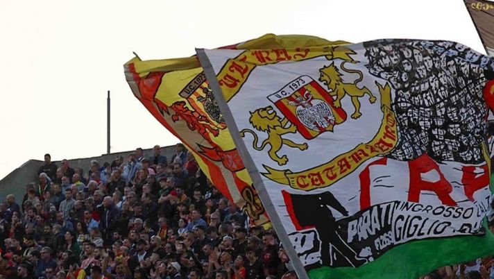 Serie C, DASPO di 2 anni per un petardo lanciato durante il derby del Sud - immagine 1