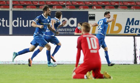 Incredibile in Germania, Weigel gioca per uno scambio di persona ma viene espulso dopo due minuti- immagine 2