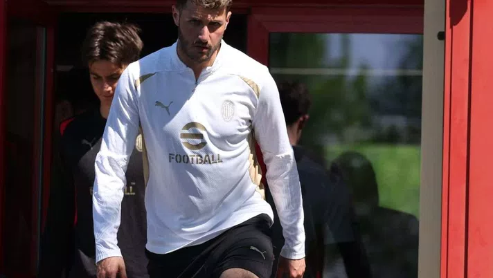 Milan, Criscitiello devasta Gimenez: 'Un attaccante incapace di intendere e di volere'