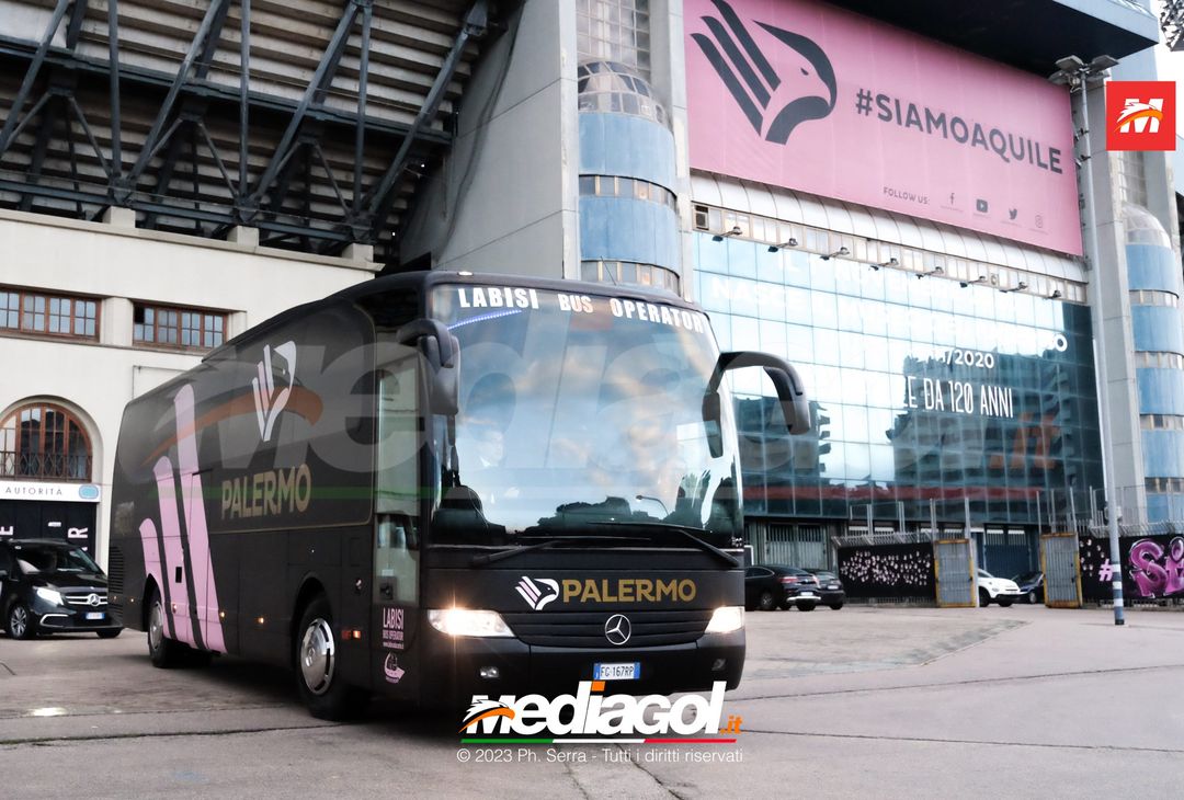 FOTO Pisa-Palermo, i rosanero in partenza dallo stadio “Renzo Barbera” (GALLERY) - immagine 38