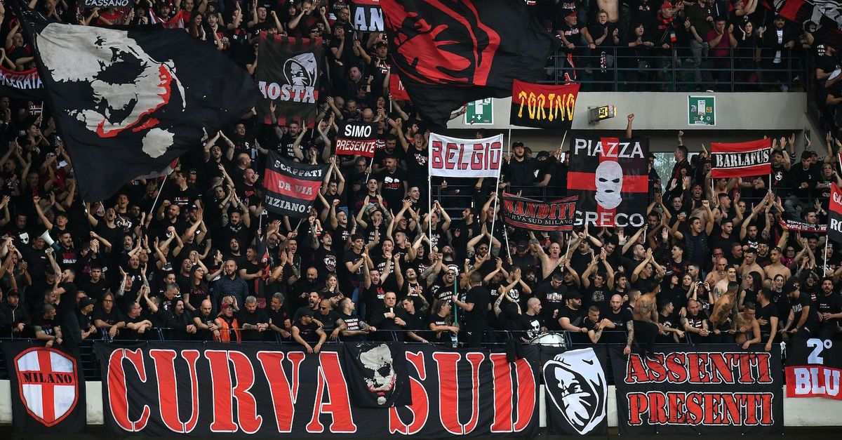 Verona Milan, la Curva Sud non risparmia nessuno: contesta anche i calciatori