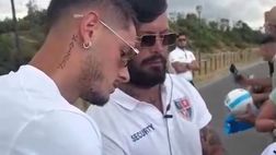 Sessione di foto e autografi a Castel Volturno per Pasquale Mazzocchi