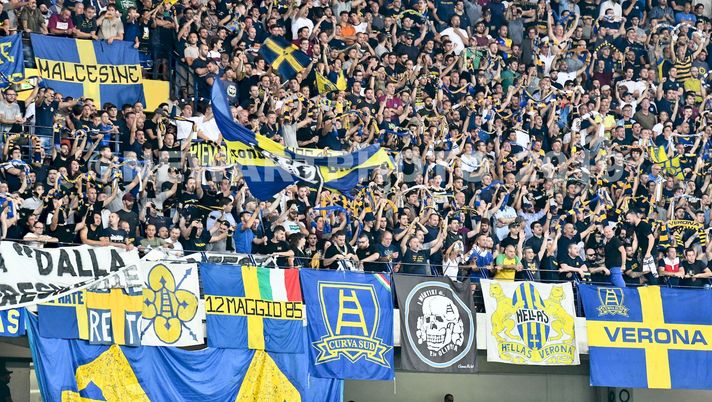 Tifosi Hellas a Torino, in 900 allo Stadium. I bianconeri pronti a lasciare vuota la curva Tifosi Hellas a Torino, in 900 allo Stadium. I bianconeri pronti a lasciare vuota la curva - immagine 1