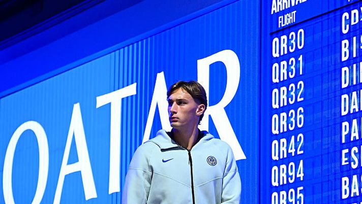 MILAN, ITALY - OCTOBER 29: Francesco Pio Esposito of FC Internazionale arrives ahead of the Serie A match between FC Internazionale and ACF Fiorentina at Giuseppe Meazza Stadium on October 29, 2025 in Milan, Italy. (Photo by Mattia Pistoia - Inter/Inter via Getty Images) Esposito a InterTV: “Voglio ripagare la fiducia che tutti mi danno. Sulla Fiorentina…” - immagine 1