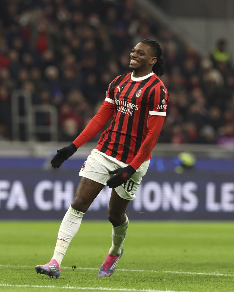 (Photo by Claudio Villa/AC Milan via Getty Images)  Fake news sulla discontinuità di Leao: in Europa meglio di lui solo Vinicius- immagine 2