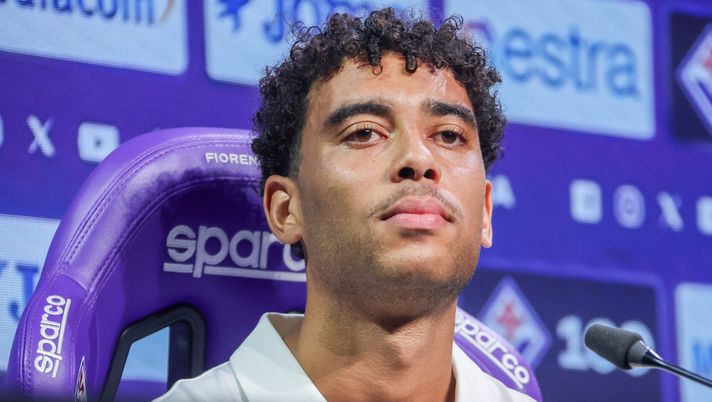 GERMOGLI PH: 15 LUGLIO 2026 ROCCO B COMMISSO VIOLA PARK CONFERENZA STAMPA DI PRESENTAZIONE DEL NUOVO GIOCATORE DELLA FIORENTINA ARTUR ATTA NELLA FOTO ATTA Atta
