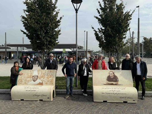 In piazzale XXV Aprile una panchina in ricordo di Roberto Puliero- immagine 2