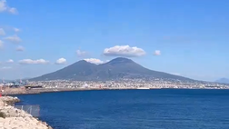 Lady McTominay incantata dal panorama di Napoli: è scoccata la scintilla
