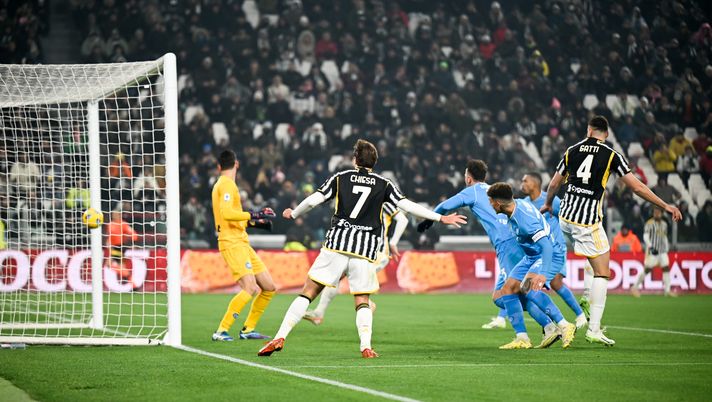 FOTO La Juve sfotte il Napoli sui social alludendo a Gatti: “Meow!” - immagine 1