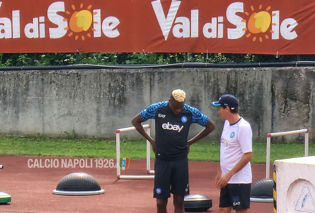 GALLERY Garcia tiene a colloquio Osimhen: breve confronto tra i due - immagine 3