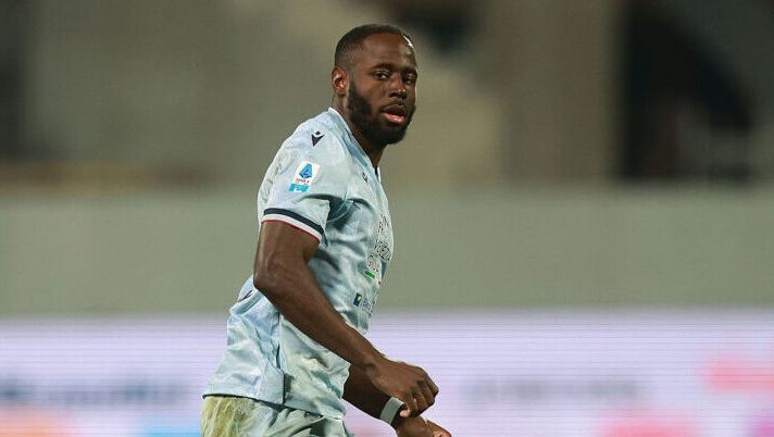 FLORENCE, ITALY - DECEMBER 21: Keinan Davis of Udinese Calcio looks on during the Serie A match between ACF Fiorentina and Udinese Calcio at Artemio Franchi on December 21, 2025 in Florence, Italy. (Photo by Gabriele Maltinti/Getty Images) Tutti gli assist della 19a giornata LIVE: non solo Pio Esposito, ecco la scelta e la spiegazione su Davis - immagine 1