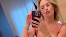 VIDEO / Claudia Scarpari scuote il web davanti allo specchio. Lady Acerbi da urlo in costume