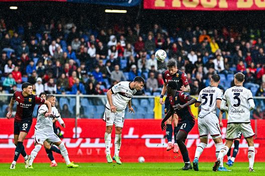 Doppietta di Pinamonti, il Genoa rimonta e pareggia col Bologna. Como-Parma 1-1 - immagine 1