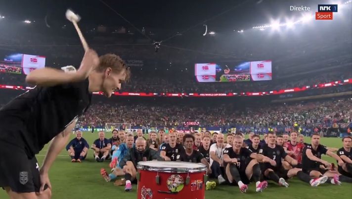 Screenshot La Norvegia impazzisce di gioia! Gli strani festeggiamenti di Haaland &Co VIDEO - immagine 1