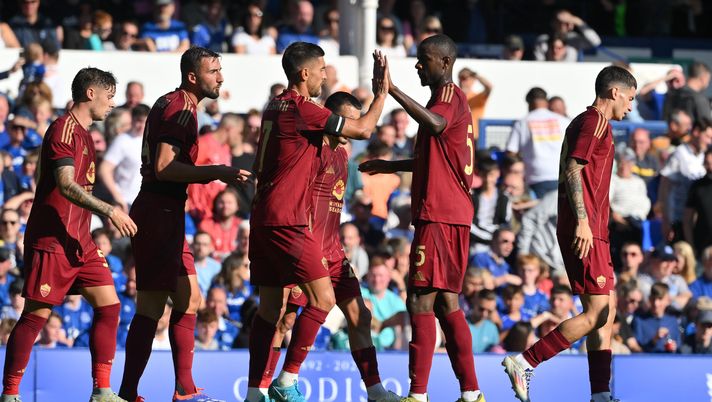 De Rossi fa le prove per il Cagliari: pareggio contro l’Everton senza Dybala - immagine 1