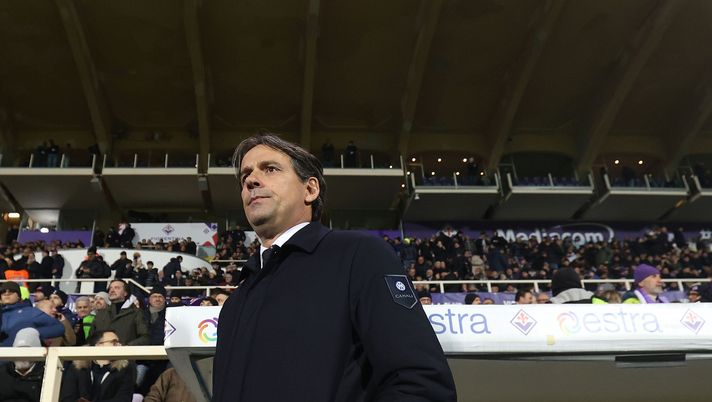 FLORENCE, ITALY - FEBRUARY 6: Simone Inzaghi manager of FC Internazionale looks on during the Serie A match between Fiorentina and FC Internazionale at Stadio Artemio Franchi on February 6, 2025 in Florence, Italy. (Photo by Gabriele Maltinti/Getty Images) Inzaghi (Sky): “Sbagliato completamente partita, tecnicamente insufficienti” - immagine 1