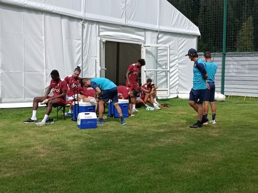 Toro, l’allenamento mattutino a Pinzolo: presente Adams- immagine 4