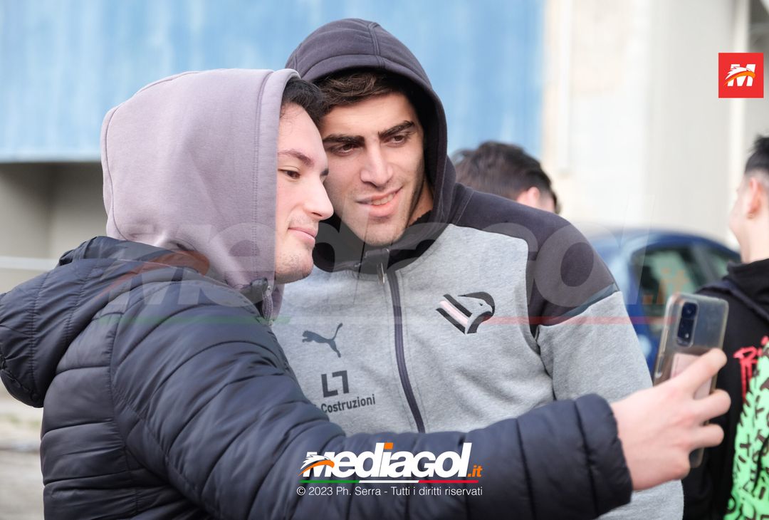 FOTO Como-Palermo, il Palermo in partenza dal ‘Renzo Barbera’ (GALLERY) - immagine 10