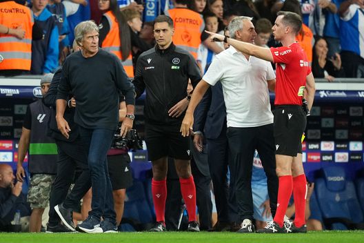 Lo strano caso del Betis: fa solo 4 falli ma prende 6 ammonizioni contro l’Espanyol- immagine 3