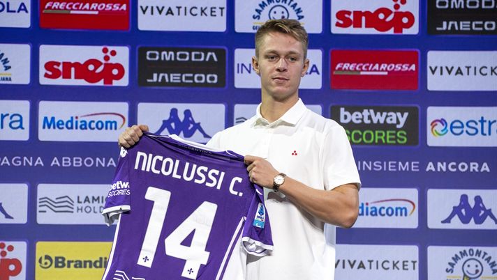 GERMOGLI PH: 3 SETTEMBRE 2025 BAGNO A RIPOLI AL VIOLA PARK SI E' SVOLTA LA PRESENTAZIONE DI HANS NICOLUSSI CAVIGLIA UNO DEGLI ULTIMI ACQUISTI DEL MERCATO ESTIVO DELLA FIORENTINA NELLA FOTO HANS NICOLUSSI CAVIGLIA Nicolussi Caviglia: “Leggo l’Iliade e mi ispiro a Cruijff. Con Kean dai pulcini” - immagine 1