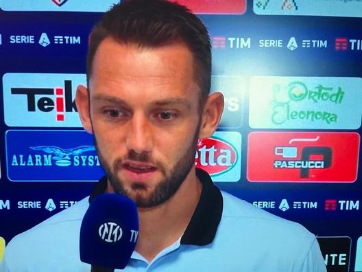 De Vrij a Inter TV: “Bellissimo gruppo, i nuovi danno il massimo. Parliamo spesso di…” De Vrij a Inter TV: “Bellissimo gruppo, i nuovi danno il massimo. Parliamo spesso di…” - immagine 1