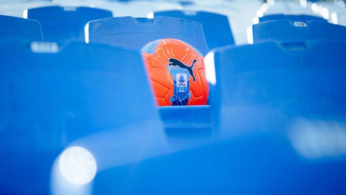 Serie A, il pallone invernale: via il giallo, per la prima volta nella storia arancio fluo - immagine 1