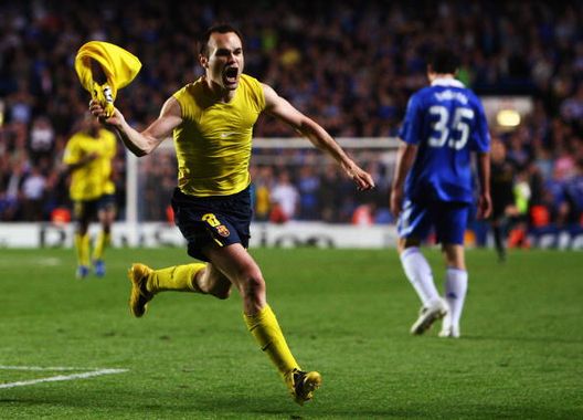 LONDON, ENGLAND - MAY 06: Andres Iniesta esulta dopo la rete realizzata che manda il Barcellona in finale. (Photo by Jamie McDonald/Getty Images) Barcellona, Iniesta fonte di ispirazione: 16 anni fa lo storico gol a Stamford Bridge- immagine 2