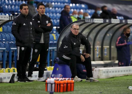 LEEDS, INGHILTERRA- NOVEMBRE 22: Marcelo Bielsa quando allenava il Leeds nel 2020 (Foto di Molly Darlington - Pool/Getty Images) Il Loco torna protagonista: Bielsa presidente onorario per i tifosi del Leeds in Iberia- immagine 2