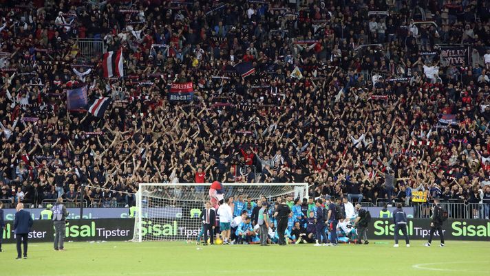 I tifosi del Cagliari alla squadra: “Vendichiamo il ’97. Toglietegli lo scudetto” - immagine 1