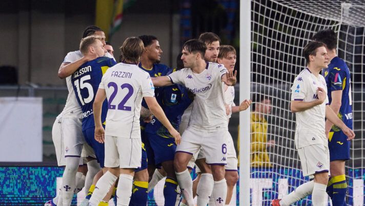 Tensione nel finale tra Verona e Fiorentina: rosso per Gudmundsson e Suslov, cos’è successo. E Fagioli… - immagine 1