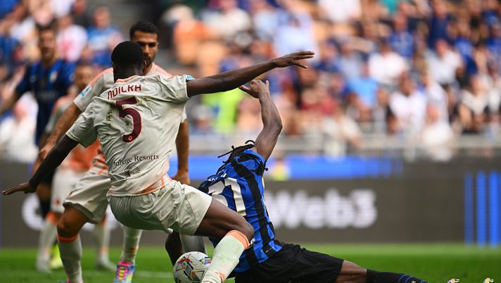 Caso Var, Inter-Roma sotto accusa: la “bussata” di Gervasoni nel mirino – Repubblica - immagine 1