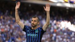 Inter, fumata bianca Mkhitaryan: ingaggio ridimensionato. Cosa filtra sul futuro di De Vrij