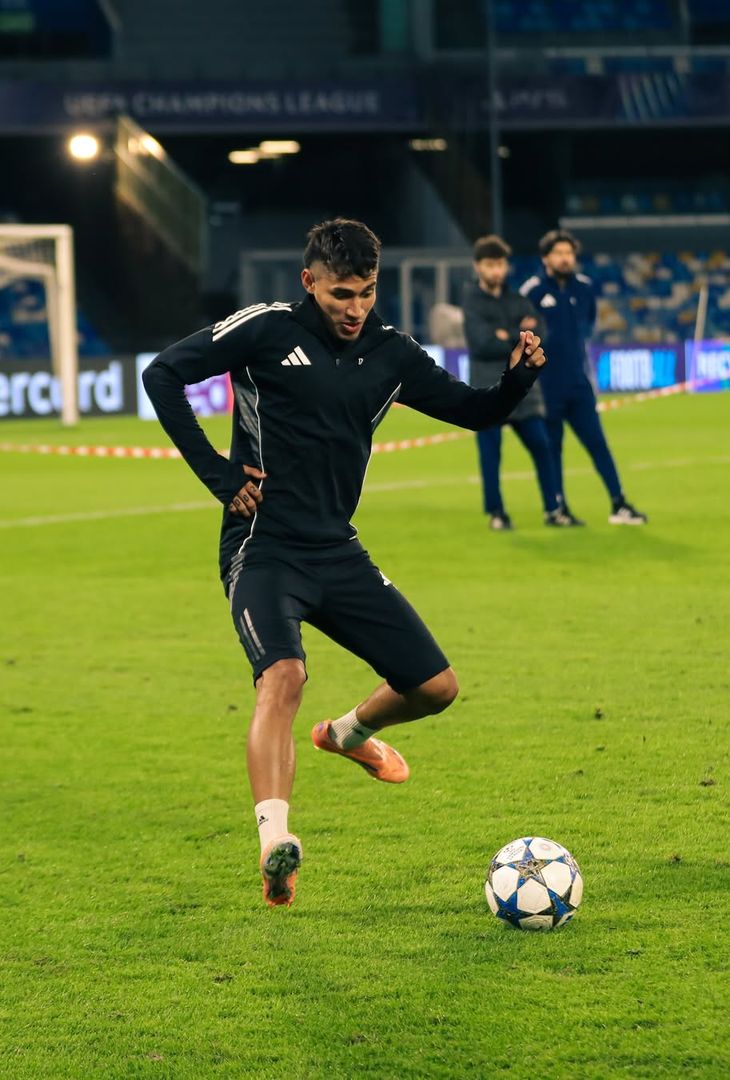 Napoli-Qarabag, gli azeri in campo al Maradona: gli scatti della rifinitura – GALLERY - immagine 12