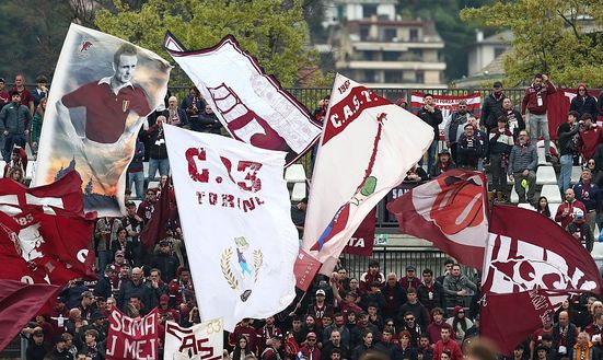 COMO, ITALY - APRIL 13: Torino FC fans show their support during the Serie A match between Como 1907 and Torino FC at Stadio G. Sinigaglia on April 13, 2025 in Como, Italy. (Photo by Marco Luzzani/Getty Images)