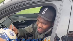 VIDEO FCIN1908 / Inter, ecco l’arrivo di Bonny. L’attaccante si ferma a firmare autografi