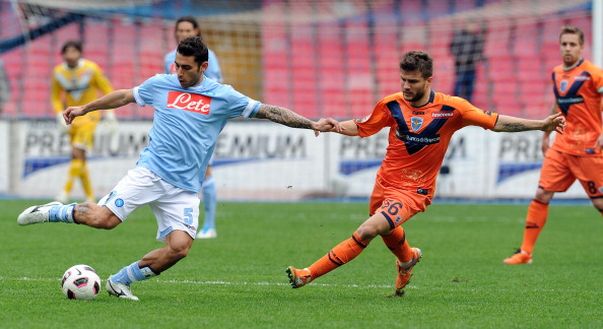 Michele Pazienza del Napoli e Perparin Hetemaj del Brescia in azione durante la partita di Serie A tra SSC Napoli e Brescia Calcio allo Stadio San Paolo il 6 marzo 2011 a Napoli ESCLUSIVA DDD Michele Pazienza: “Grande emozione tornare a Foggia, auguro il meglio al club”- immagine 4