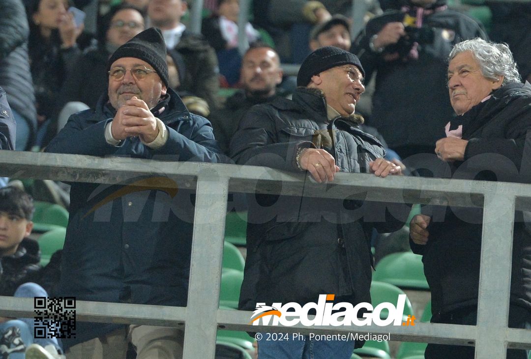 FOTOTIFO Palermo-Bari 3-0, gli scatti ai tifosi al “Renzo Barbera” (GALLERY) - immagine 39