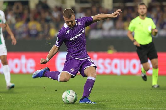 FLORENCE, ITALY - OCTOBER 5: Lucas Beltrán of ACF Fiorentina in action during the UEFA Europa Conference League match between ACF Fiorentina and Ferencvarosi TC at Stadio Artemio Franchi on October 5, 2023 in Florence, Italy. (Photo by Gabriele Maltinti/Getty Images) Con il Cukaricki per dimenticare l’Empoli: tanti cambi e una grande occasione- immagine 2