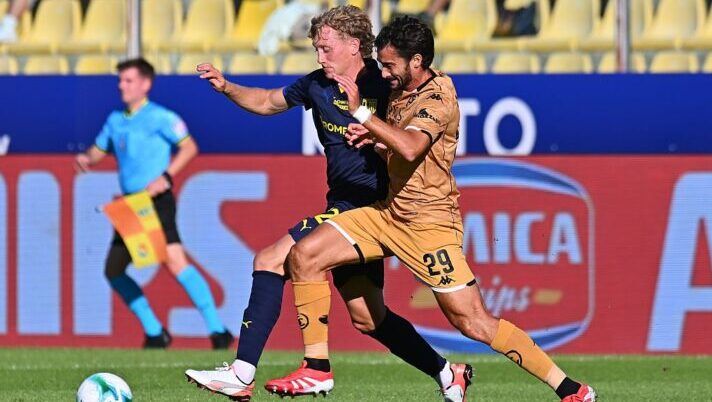 Dubbio Sorensen, occhio alla fascia destra e la coppia d’attacco: le prove di formazione di casa Parma - immagine 1