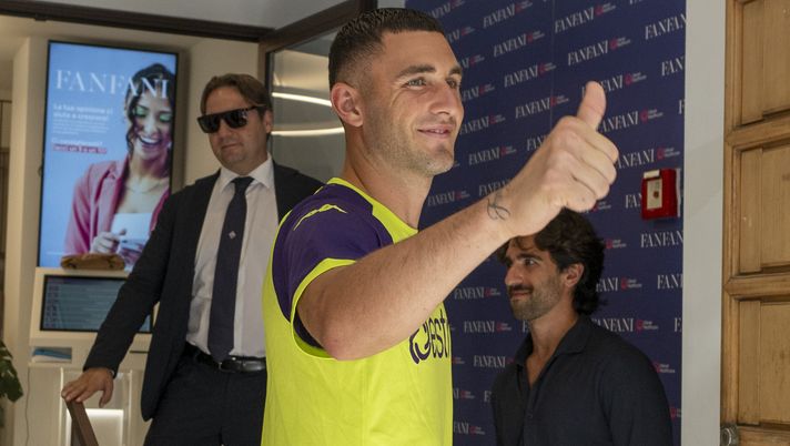 GERMOGLI PH: 25 AGOSTO 2025 FIRENZE IL NEO ACQUISTO DELLA FIORENTINA ROBERTO PICCOLI E' ARRIVATO AL CENTRO CLINICO FANFANI PER LE VISITE MEDICHE DI RITO PRIMA DI APPORRE LA PROPRIA FIRMA SUL CONTRATTO NELLA FOTO ROBERTO PICCOLI Piccoli