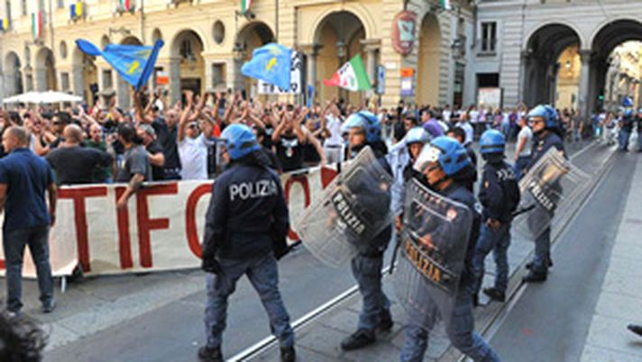 Protesta contro la ”Tessera del Tifoso” - immagine 1