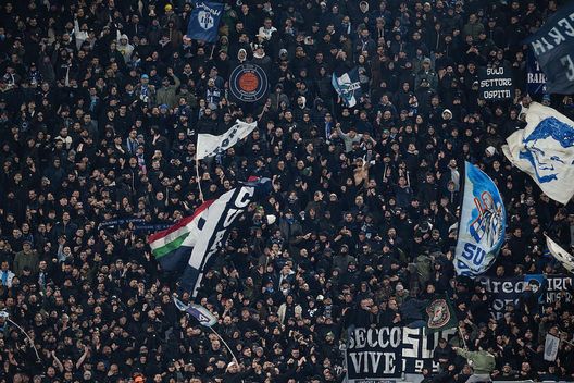 Getty Images Il Mattino – Napoli, niente lacrime. Il sogno scudetto si alimenta. Lo scivolone è dell’Inter- immagine 2