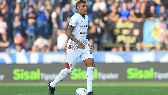 PISA, ITALY - MARCH 15: Michael Folorunsho of Cagliari Calcio in action during the Serie A match between Pisa SC and Cagliari Calcio at Arena Garibaldi on March 15, 2026 in Pisa, Italy. (Photo by Gabriele Maltinti/Getty Images) Clamoroso Folorunsho, può restare al Napoli! Allegri vuole valutarlo a Dimaro – KKN - immagine 1